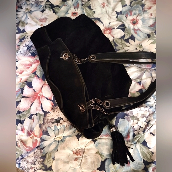 CHANEL Black Suede Tassel Shoulder Bag - Picture 11 of 15